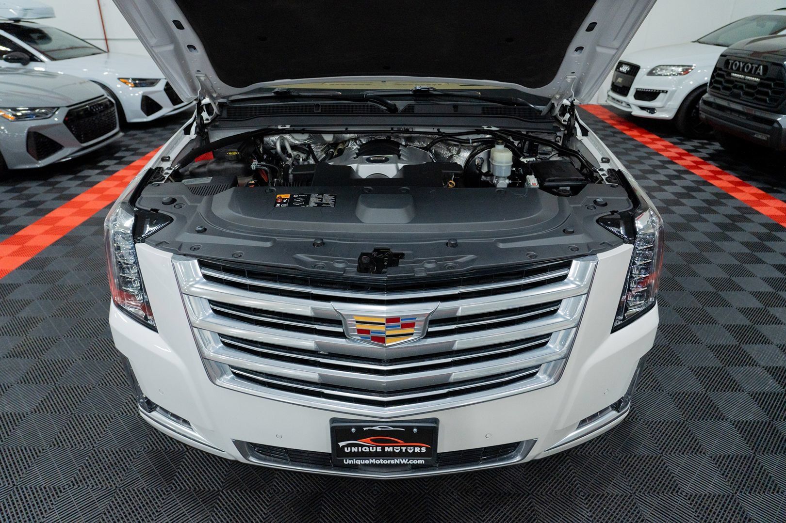 Used 2016 Cadillac Escalade Platinum AWD/4WD image 53