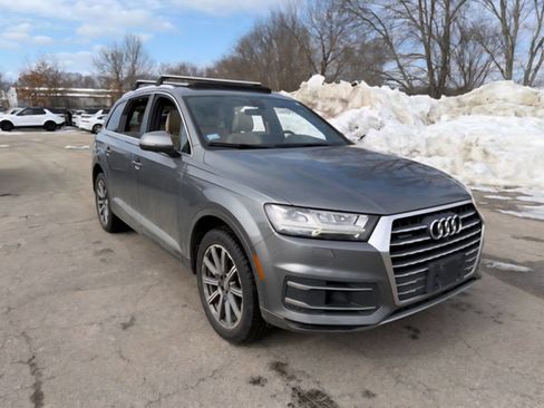 Used 2017 Audi Q7 3.0T Premium Plus w/ Premium Plus Package image 3