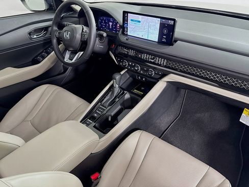Used 2025 Honda Accord Touring image 39
