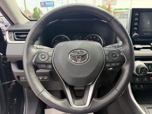 Used 2021 Toyota RAV4 XLE w/ Convenience Package AWD/4WD image 18