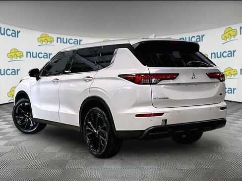Used 2024 Mitsubishi Outlander SE AWD/4WD image 4