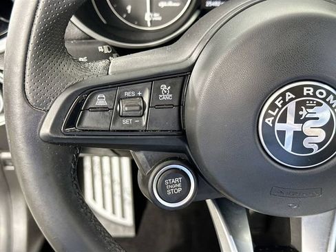 Used 2022 Alfa Romeo Giulia Ti image 22