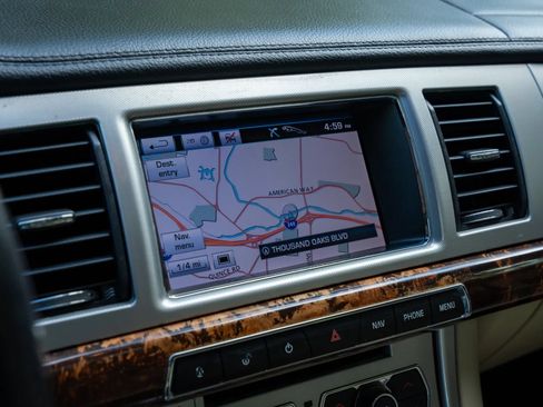 Used 2013 Jaguar XF RWD image 21