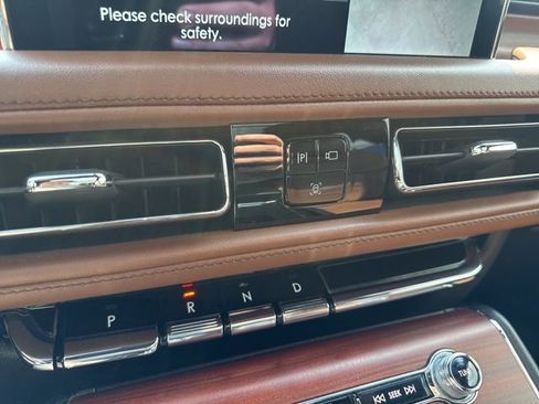 Used 2022 Lincoln Aviator Reserve w/ Equipment Group 201A image 29