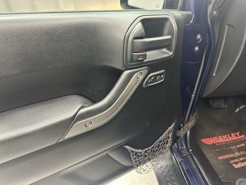 Used 2013 Jeep Wrangler Unlimited Sport AWD/4WD image 9