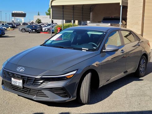 Certified 2026 Hyundai Elantra Hybrid FWD image 16