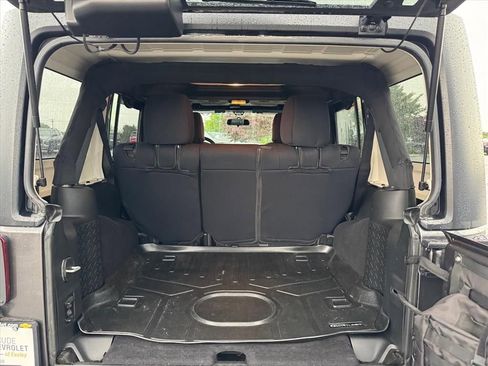Used 2017 Jeep Wrangler Unlimited Sport w/ Connectivity Group AWD/4WD image 10