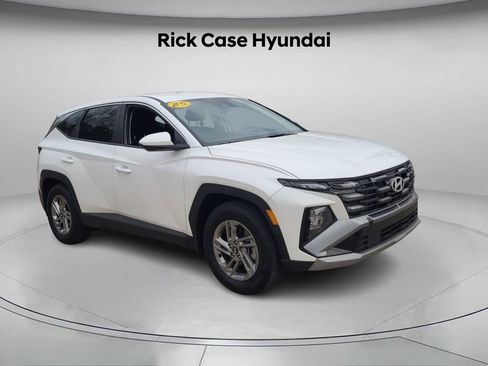 Used 2025 Hyundai Tucson SE image 9