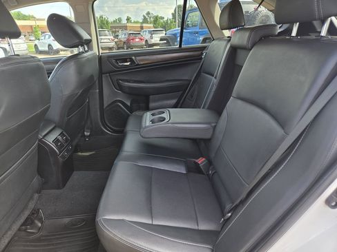 Used 2017 Subaru Outback 2.5i Limited AWD/4WD image 19