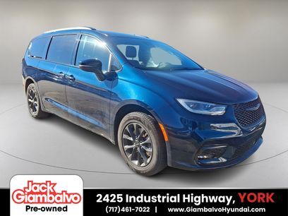 Used 2022 Chrysler Pacifica Touring-L w/ S Appearance Package