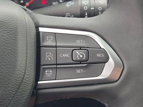 Used 2025 Jeep Compass Limited AWD/4WD image 33