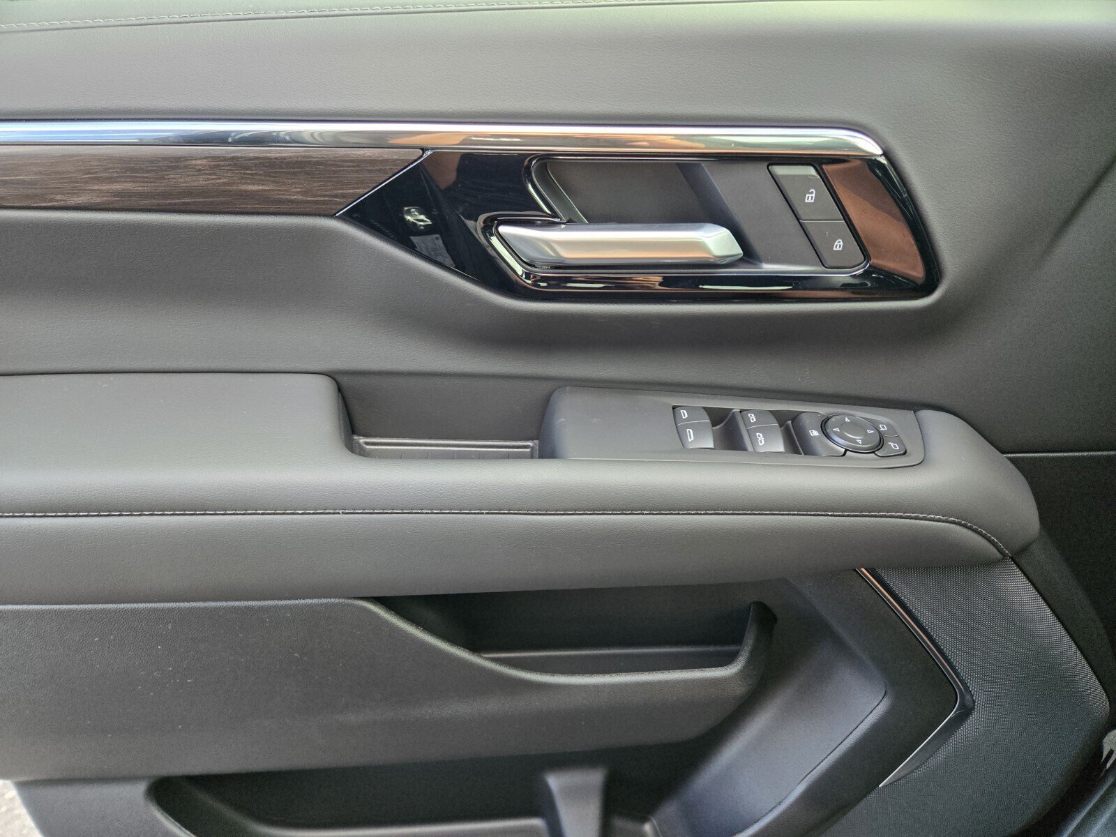 New 2026 Chevrolet Tahoe LS w/ Max Trailering Package RWD image 12