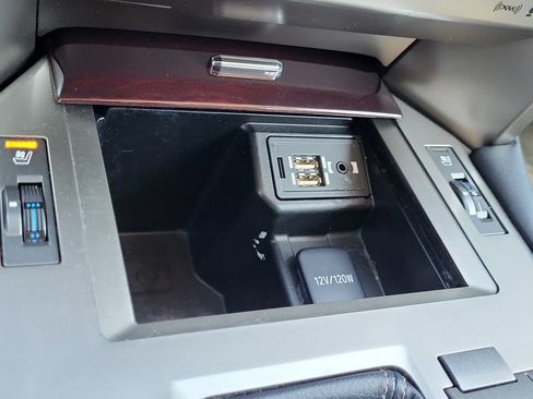 Used 2018 Lexus GX 460 Premium w/ Premium Package AWD/4WD image 29