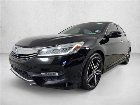 Used 2017 Honda Accord Touring image 9