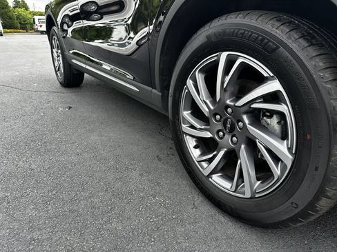 Certified 2025 Lincoln Corsair AWD w/ Equipment Group 101A image 11