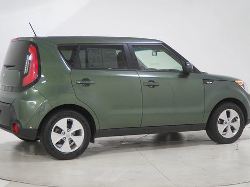 Used 2014 Kia Soul FWD image 12