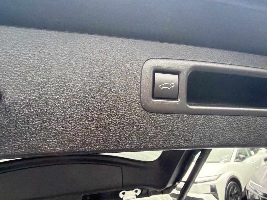 Used 2026 Toyota Highlander Platinum AWD/4WD image 18