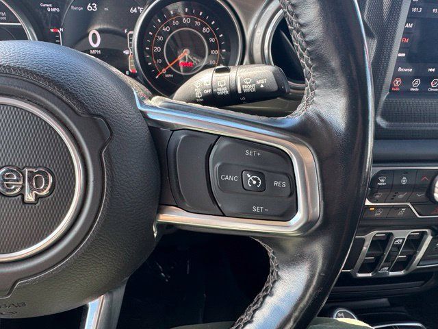 Used 2018 Jeep Wrangler Unlimited Sahara w/ Cold Weather Group AWD/4WD image 30