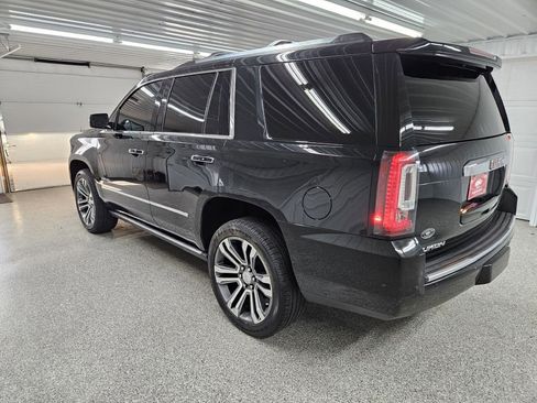 Used 2019 GMC Yukon Denali image 3