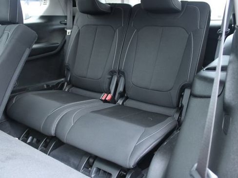 Used 2023 Jeep Grand Cherokee L Laredo w/ Luxury Tech Group I RWD image 43