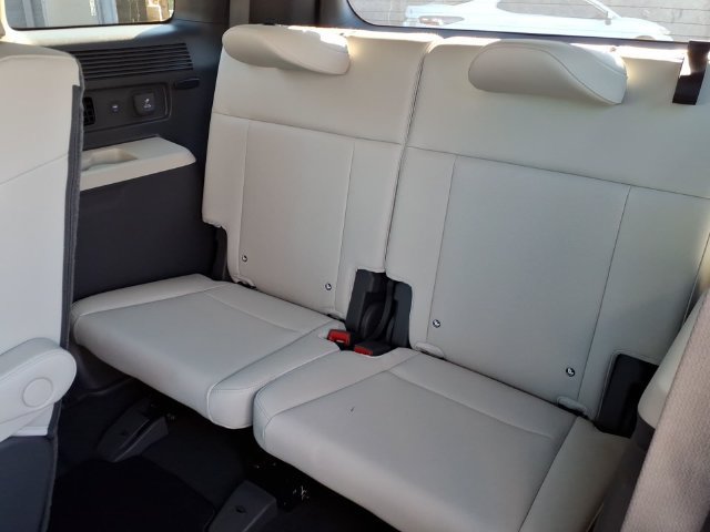 New 2026 Hyundai Santa Fe Limited FWD image 18