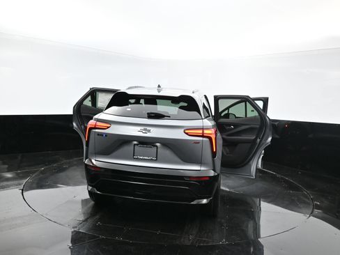 New 2025 Chevrolet Blazer EV RS image 30