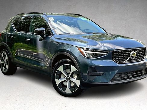 New 2026 Volvo XC40 B5 Core w/ Protection Package Premier AWD/4WD image 2