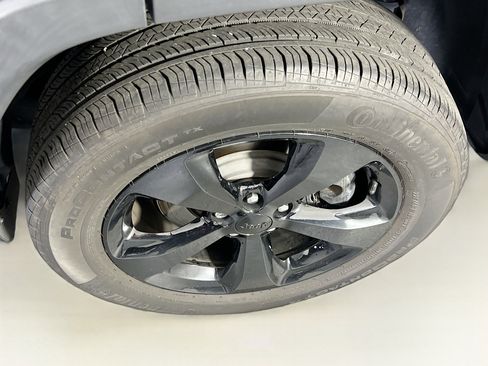 Used 2022 Jeep Cherokee Limited image 30