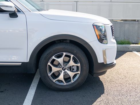 Used 2022 Kia Telluride EX w/ Towing Package image 9