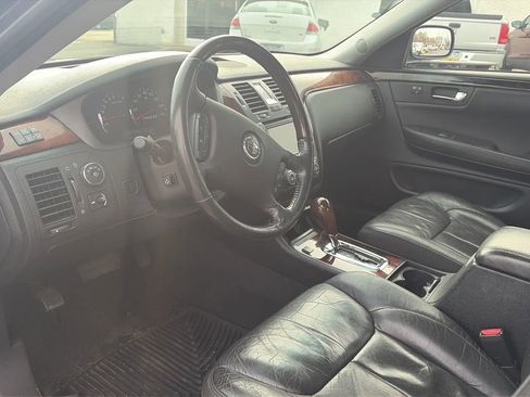 Used 2010 Cadillac DTS Premium image 35