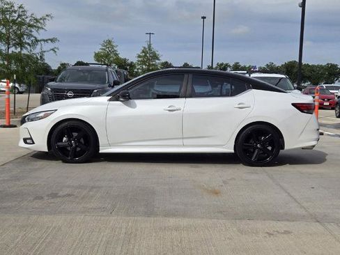 Certified 2023 Nissan Sentra SR FWD image 3