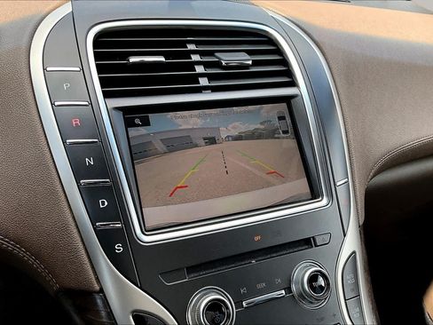 Used 2016 Lincoln MKX Reserve FWD image 29