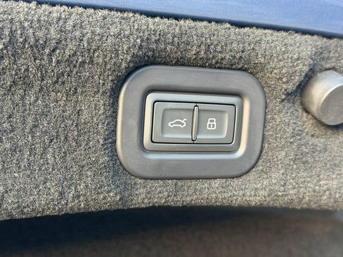 Used 2023 Bentley Continental GT Mulliner image 36