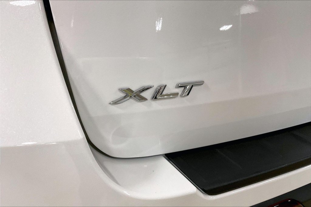 Certified 2024 Ford Explorer XLT w/ Equipment Group 202A AWD/4WD image 8