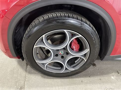 Used 2018 Alfa Romeo Stelvio Ti image 23