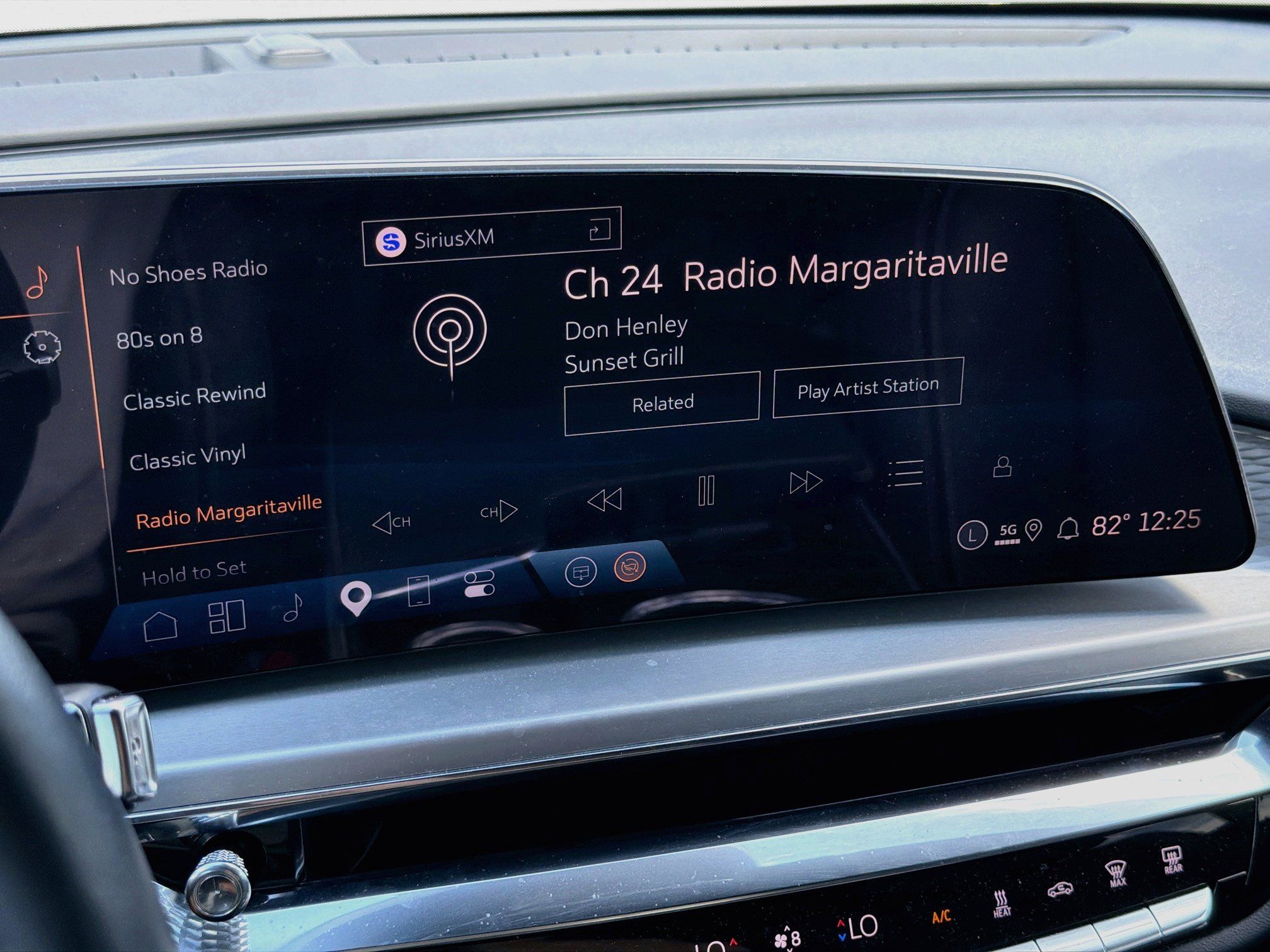 Used 2025 Cadillac Lyriq Luxury RWD image 30