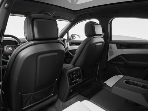 Certified 2024 Porsche Cayenne Coupe AWD/4WD image 41
