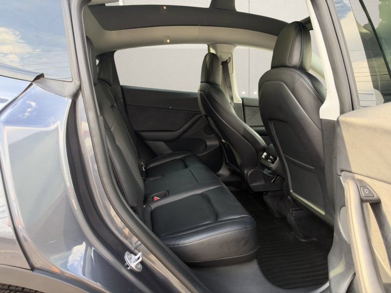Used 2021 Tesla Model Y Long Range AWD/4WD image 12