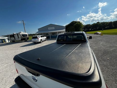 Used 2018 Nissan Titan PRO-4X w/ Pro-4x Utility Package AWD/4WD image 27