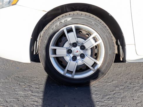 Used 2010 Pontiac Vibe w/ Preferred Package image 34