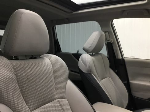 Used 2023 Subaru Forester Premium AWD/4WD image 25