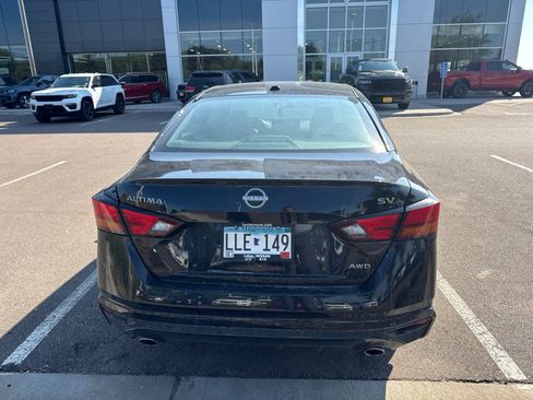 Used 2024 Nissan Altima 2.5 SV w/ SV Premium Package AWD/4WD image 5