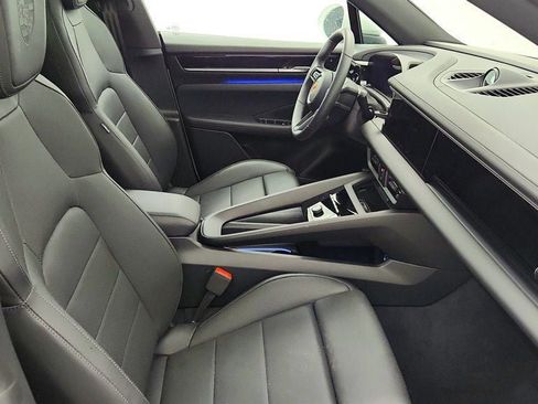 Used 2025 Porsche Macan 4 Electric image 27