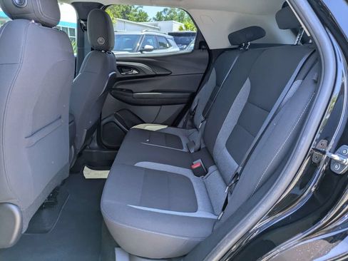 Used 2023 Chevrolet TrailBlazer LT FWD image 14