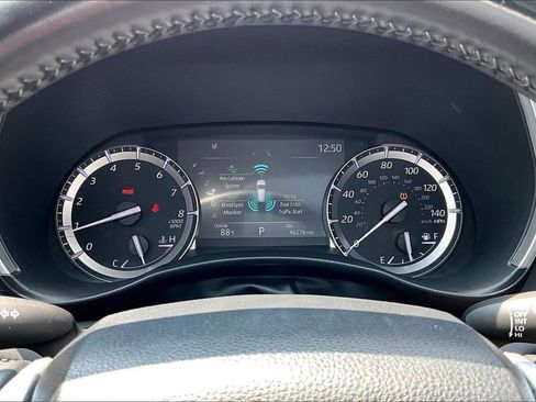 Used 2022 Toyota Highlander XLE FWD image 19