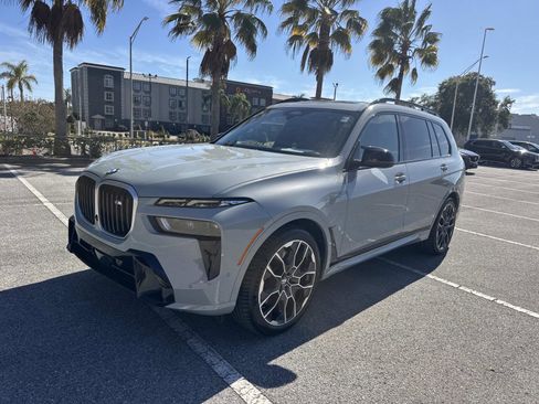 Used 2024 BMW X7 M60i image 8