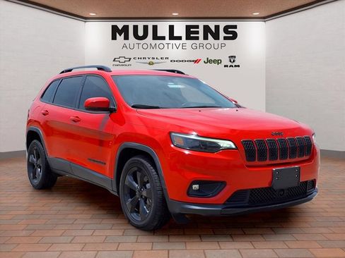 Used 2021 Jeep Cherokee Latitude Plus FWD image 3