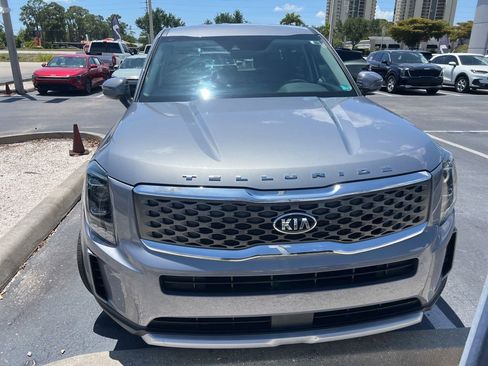Certified 2021 Kia Telluride LX FWD image 2