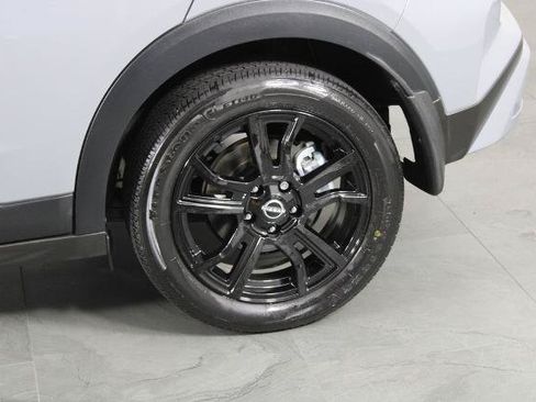 Certified 2024 Nissan Kicks SR FWD image 15