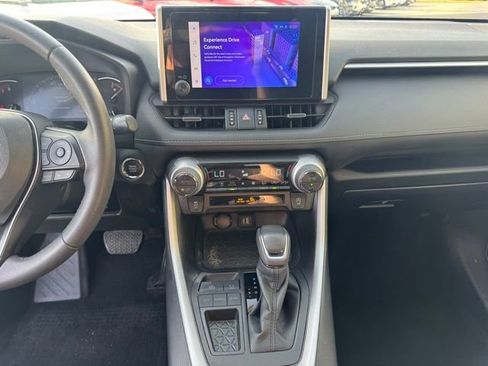 Used 2023 Toyota RAV4 XLE Premium image 22
